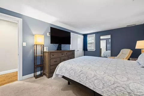 Bedroom - 12 Fieldstone Dr, Stoneham, MA 02180 photo 2 of 5