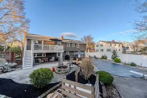 Exterior - 12 Fieldstone Dr, Stoneham, MA 02180 photo 3 of 7