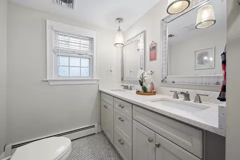Bath - 12 Fieldstone Dr, Stoneham, MA 02180 photo 4 of 5