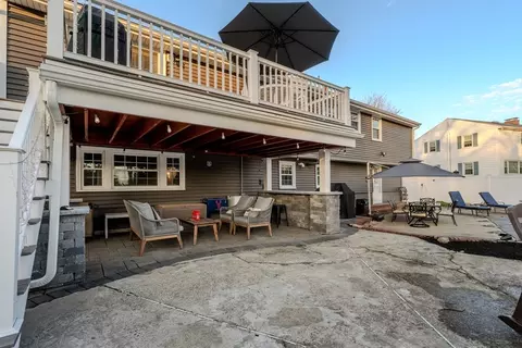 Exterior - 12 Fieldstone Dr, Stoneham, MA 02180 photo 4 of 7