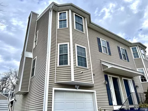 59 Sophia, Worcester, MA 01607