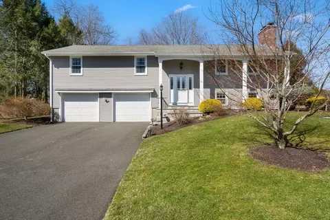 16 Joann Dr, Westfield, MA 01085