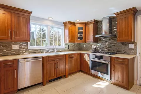 5 Old Brook Dr, Worcester, MA 01609 photo 25