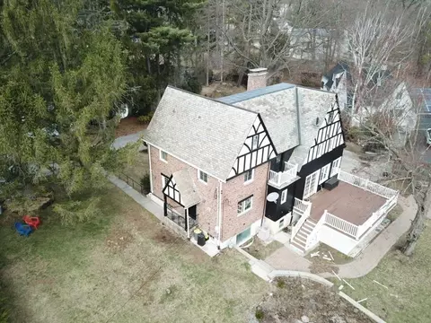 5 Old Brook Dr, Worcester, MA 01609