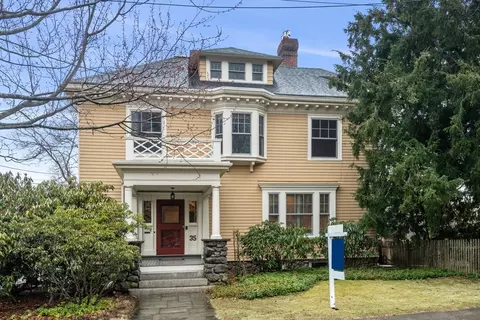 35 Hillside Ter, Belmont, MA 02478