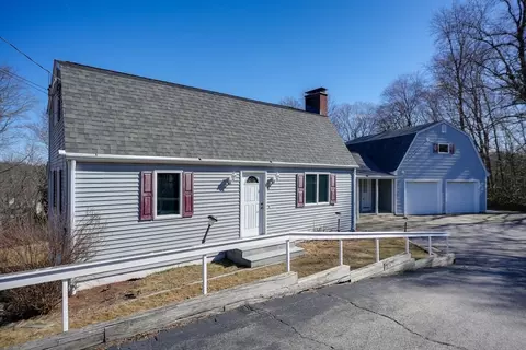 8 Crestview Dr, Westborough, MA 01581