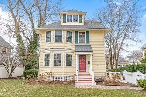 24 Kingsbury #1, Wellesley, MA 02481