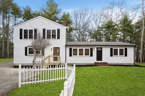 670 Congress St, Duxbury, MA 02332