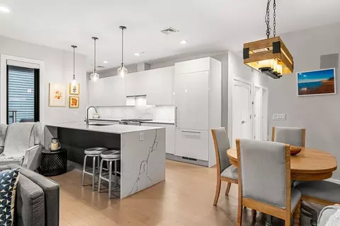 39 A St #4, Boston, MA 02127