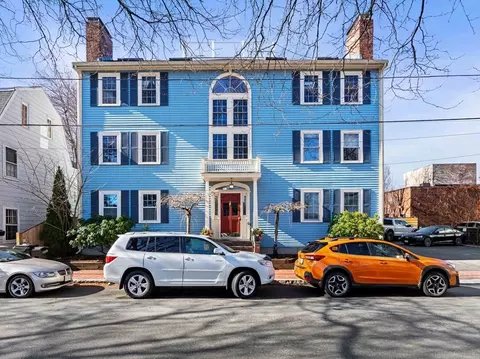 6 Temple St # -8, Newburyport, MA 01950