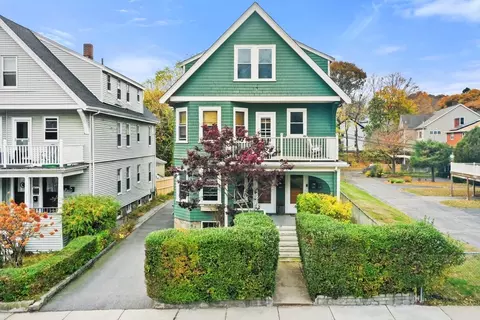 17 Seymour St #3, Boston, MA 02131