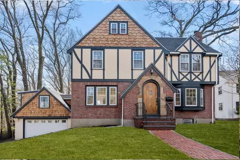 54 Day St, Newton, MA 02466
