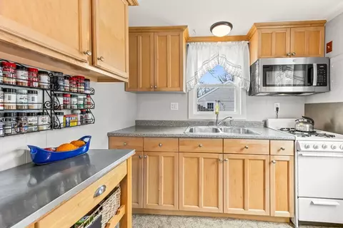 Kitchen - 656 Main St, Dennis, MA 02660 photo 2 of 2