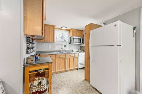 Kitchen - 656 Main St, Dennis, MA 02660 photo 1 of 2