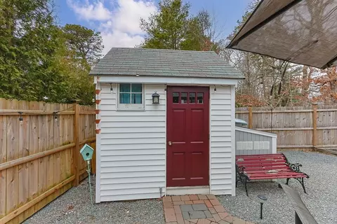 Exterior - 656 Main St, Dennis, MA 02660 photo 5 of 9