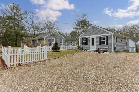 Exterior - 656 Main St, Dennis, MA 02660 photo 9 of 9