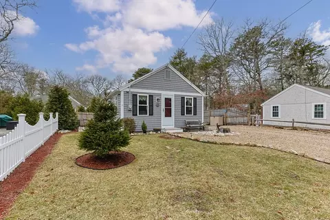 656 Main St, Dennis, MA 02660