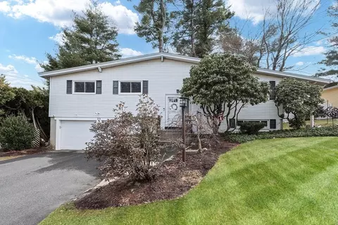 33 Debra Ln, Framingham, MA 01701