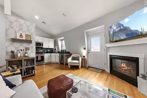 160 I St #3, Boston, MA 02127