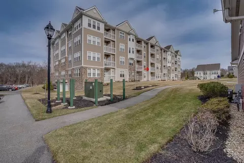 6 Overlook Dr #207, Andover, MA 01810