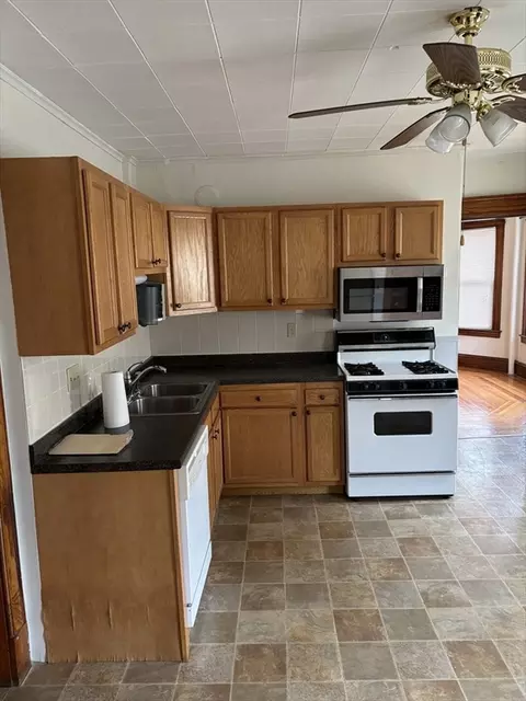 206 Fairview Ave, Chicopee, MA 01013 photo 18