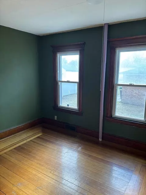 206 Fairview Ave, Chicopee, MA 01013 photo 9