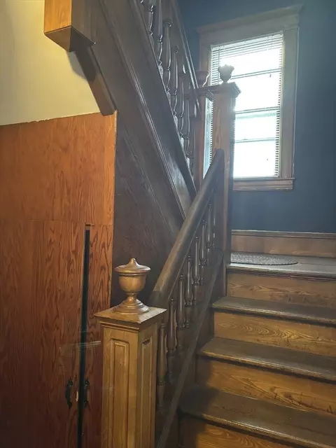 206 Fairview Ave, Chicopee, MA 01013 photo 8