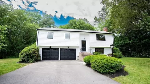 4 Bayberry Rd, Medfield, MA 02052