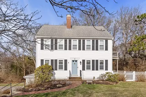 16 Scott Dr, Plymouth, MA 02360