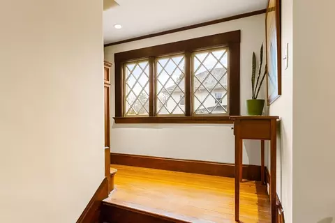Entry Way - 25 Bradford St, Needham, MA 02492 photo 5 of 7