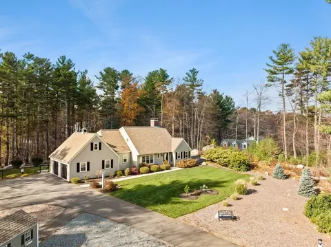 Exterior - 16 Forest Park Dr, Mendon, MA 01756 photo 2 of 7