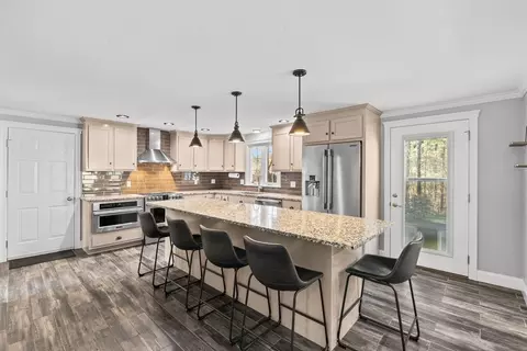 Kitchen - 16 Forest Park Dr, Mendon, MA 01756 photo 2 of 4