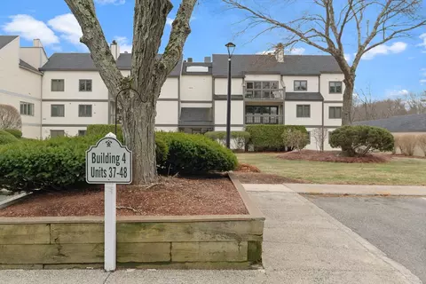 1100 Salem St #46, Lynnfield, MA 01940