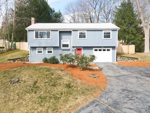 10 Wayside Ln, Ashland, MA 01721