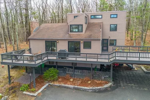 141 Vaughn Hill Rd, Bolton, MA 01740
