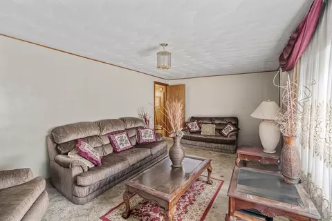 5 Kerry Dr, Springfield, MA 01118 photo 3