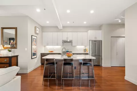 725 Harrison Ave #E202, Boston, MA 02118