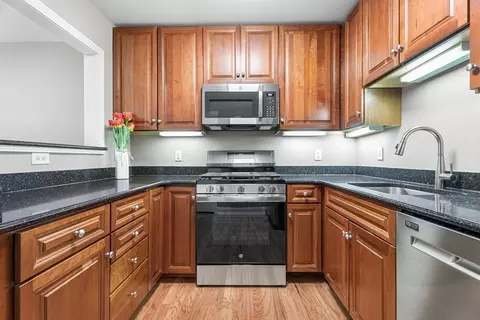 318 Rindge Ave #112, Cambridge, MA 02140