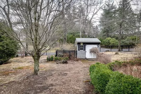 Exterior - 2 Forest St, Dover, MA 02030 photo 4 of 6