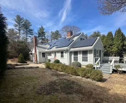 Exterior - 2 Forest St, Dover, MA 02030 photo 5 of 6