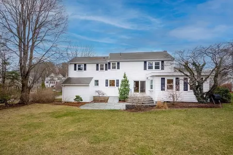 Exterior - 20 Dunbarton Rd, Needham, MA 02492 photo 2 of 7