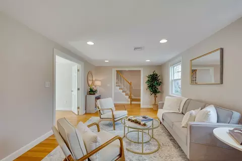 Living - 20 Dunbarton Rd, Needham, MA 02492 photo 4 of 7