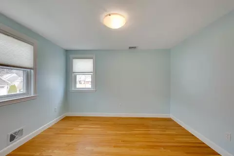 Bedroom - 20 Dunbarton Rd, Needham, MA 02492 photo 4 of 6