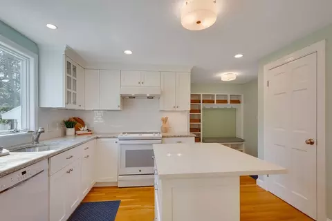 Kitchen - 20 Dunbarton Rd, Needham, MA 02492 photo 1 of 5