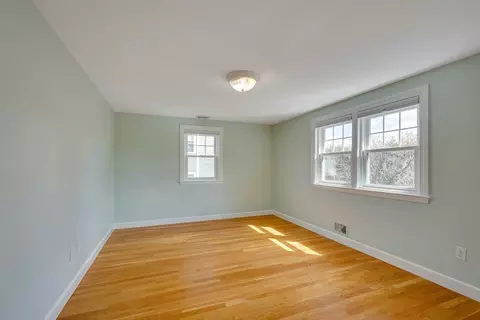Bedroom - 20 Dunbarton Rd, Needham, MA 02492 photo 5 of 6