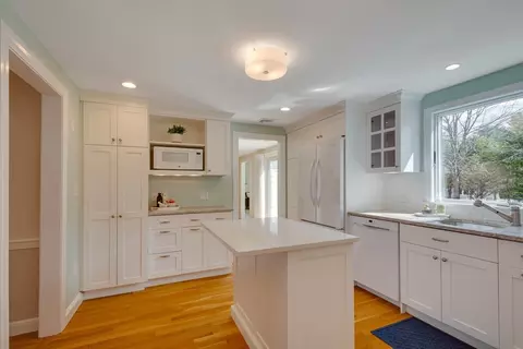 Kitchen - 20 Dunbarton Rd, Needham, MA 02492 photo 4 of 5