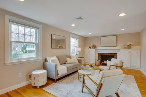 Living - 20 Dunbarton Rd, Needham, MA 02492 photo 2 of 7