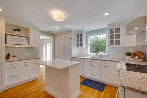 Kitchen - 20 Dunbarton Rd, Needham, MA 02492 photo 3 of 5