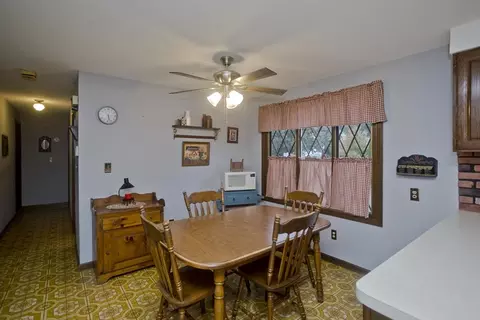 144 Deane St, Chicopee, MA 01020 photo 6
