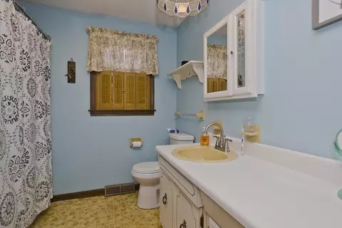 144 Deane St, Chicopee, MA 01020 photo 9